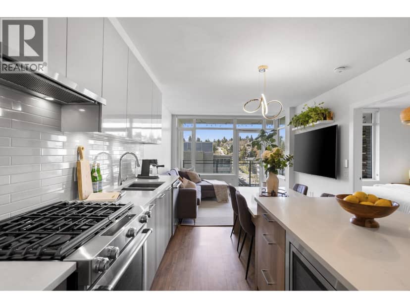 803 258 NELSON'S COURT, New Westminster, photo 4