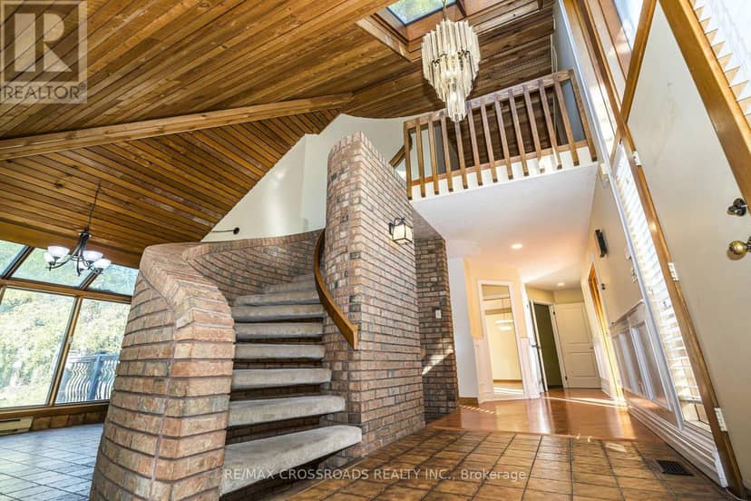 1910 Fairport Road, Pickering, photo 5