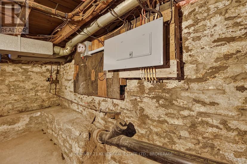 39 Amy Street — photo 32 of 35