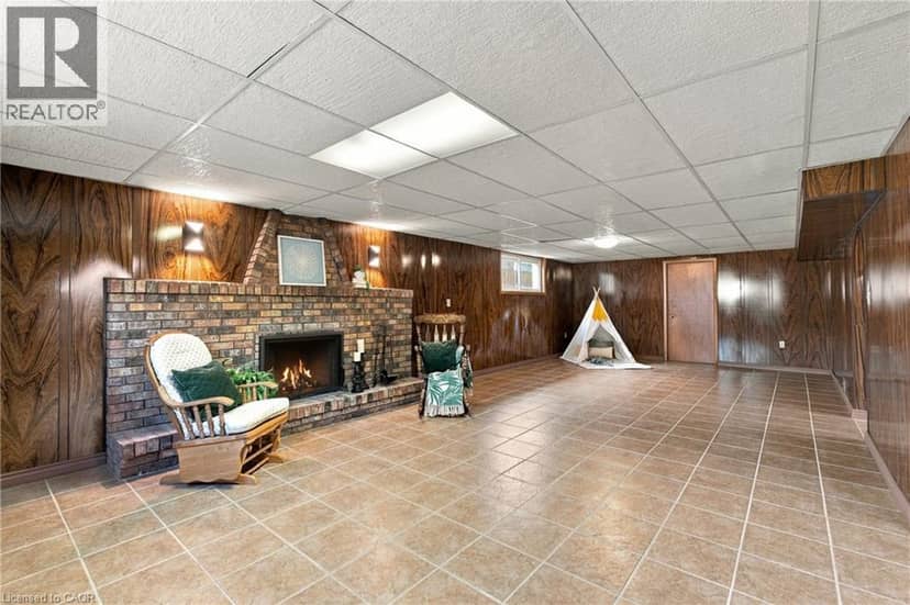 79 OAKLAND Drive — photo 24 of 37