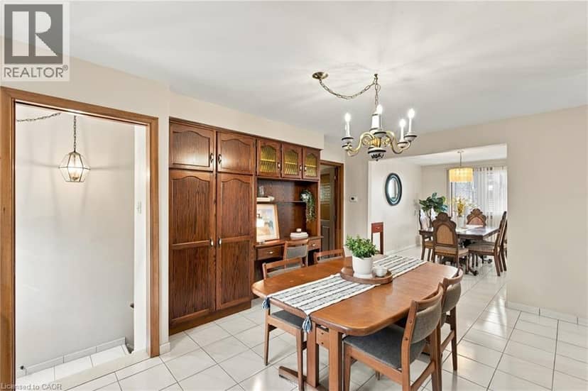 79 OAKLAND Drive — photo 13 of 37