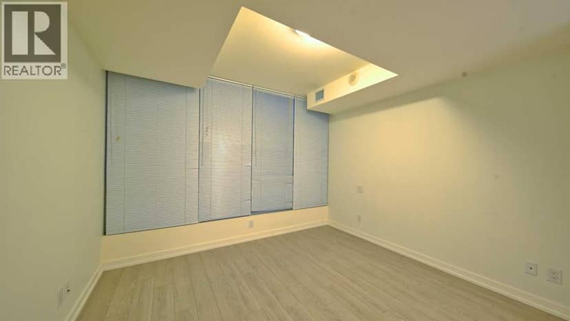 301, 51 Waterfront Mews SW — photo 17 of 35
