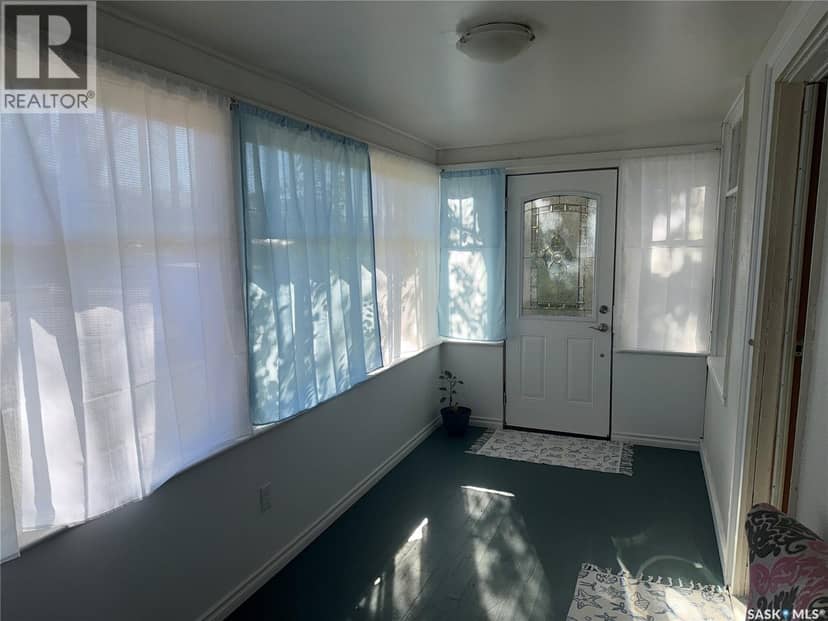 309 5th STREET E, Wynyard, photo 2
