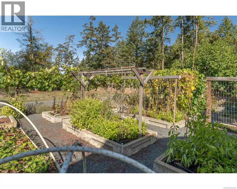 1045 RAVENSBOURNE Lane, Qualicum Beach, photo 8