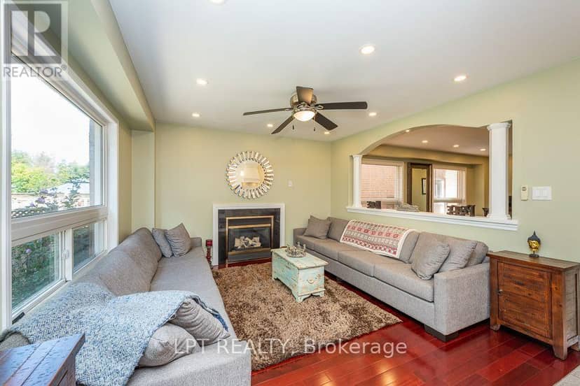 16 Oak Gardens Court — photo 13 of 40