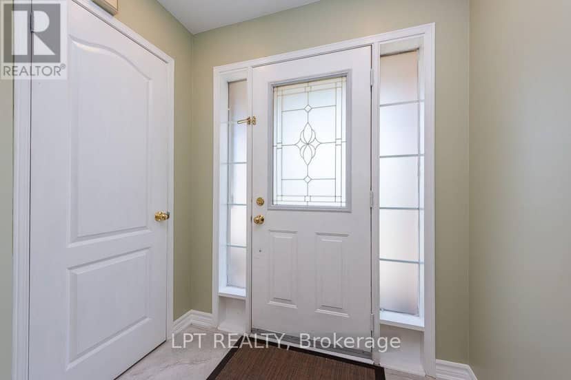 16 Oak Gardens Court — photo 9 of 40