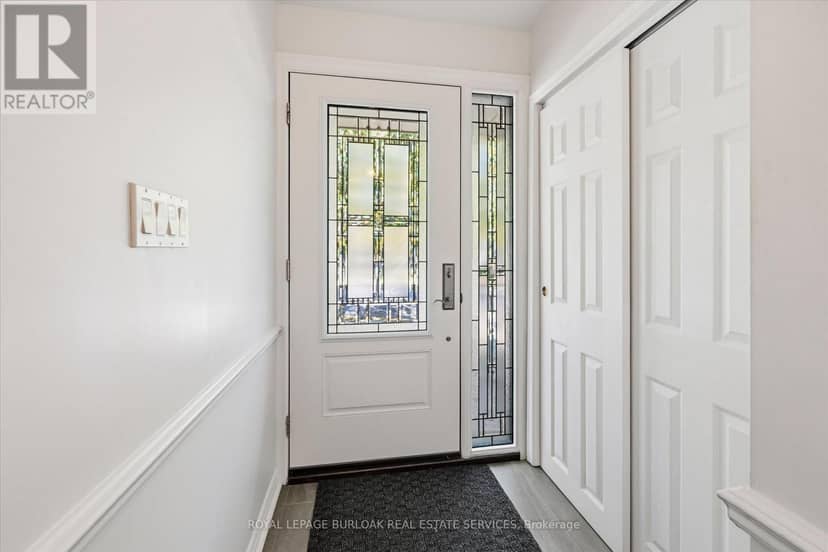 362 Oakwood Drive, Burlington, photo 5
