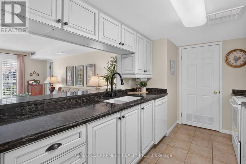 B404 - 216 Plains Road W, Burlington, photo 8