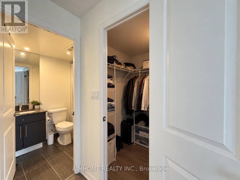 706 - 400 Adelaide Street E — photo 18 of 23