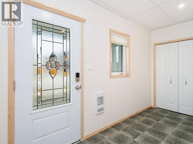 52 Ellwood Street — photo 9 of 35