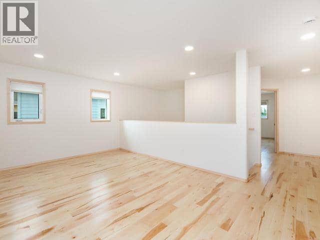 52 Ellwood Street — photo 24 of 35