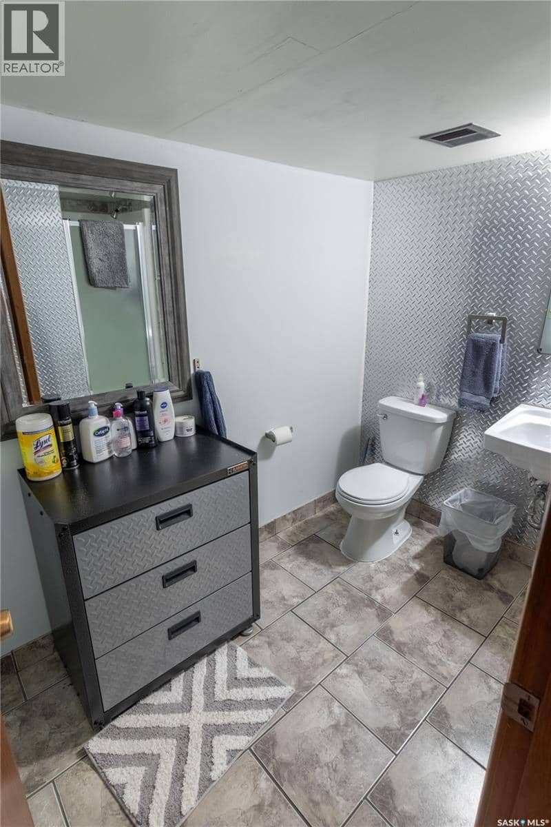 3708 Lakeview AVENUE — photo 17 of 27