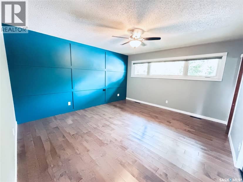 3708 Lakeview AVENUE — photo 9 of 27