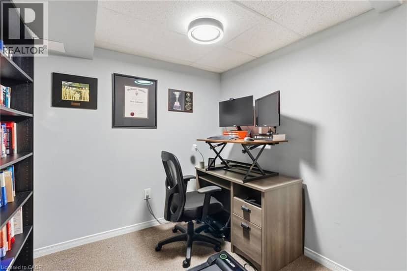 1076 RYCKMAN Common — photo 33 of 38