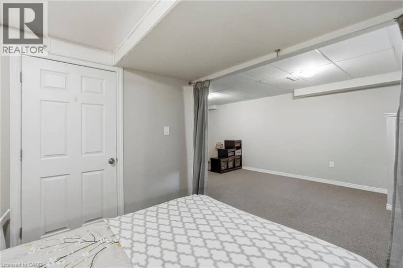 1076 RYCKMAN Common — photo 29 of 38