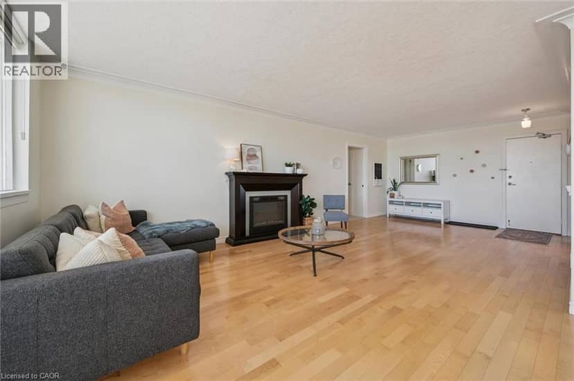 65 WESTMOUNT Road N Unit# 910 — photo 12 of 40