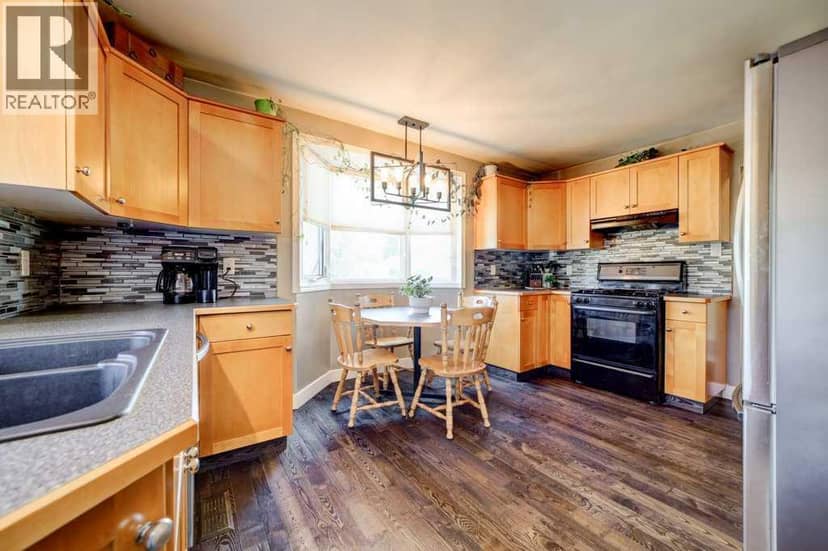430 Dieppe Boulevard S — photo 11 of 40