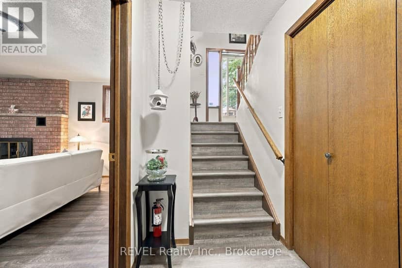 10 Michelle Drive — photo 26 of 40