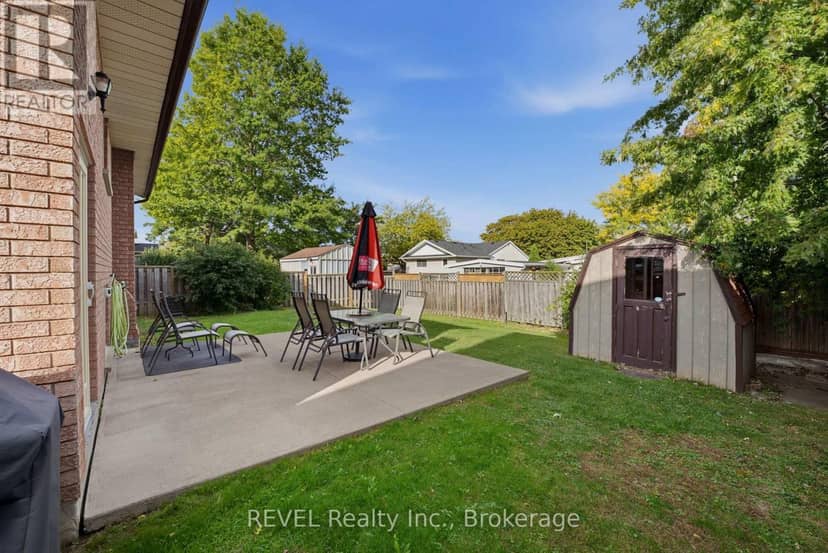 10 Michelle Drive — photo 36 of 40