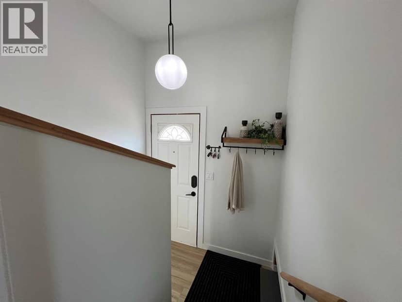 2231 20 Avenue SE — photo 14 of 29