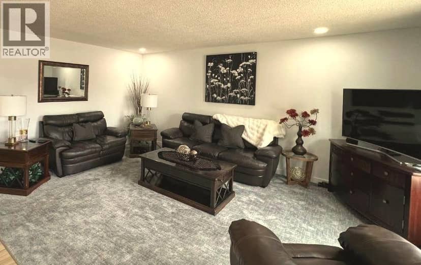 2231 20 Avenue SE, Medicine Hat, photo 3