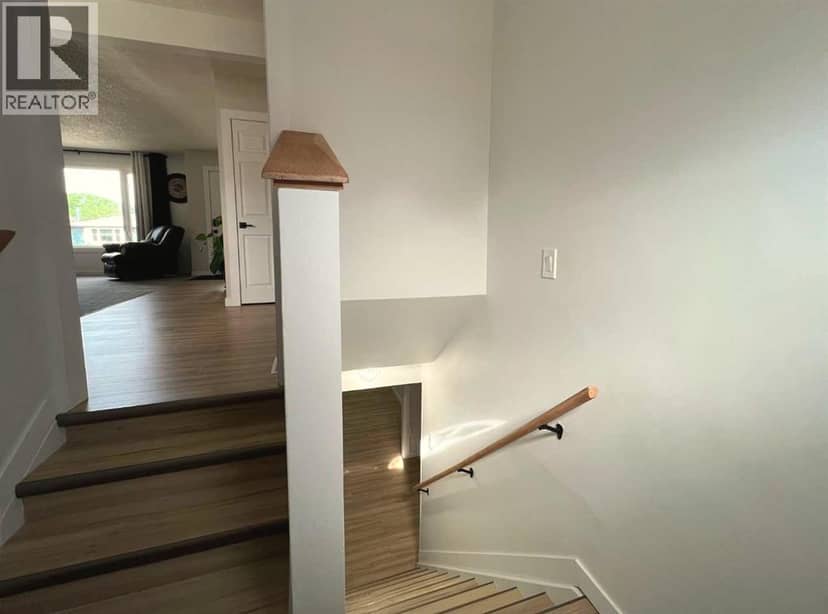 2231 20 Avenue SE — photo 15 of 29