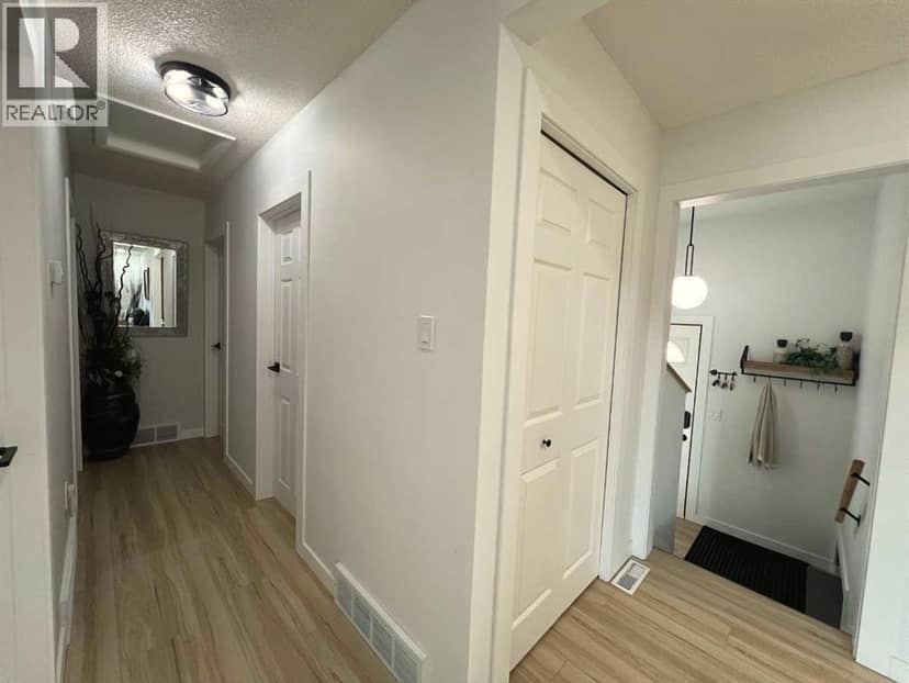 2231 20 Avenue SE — photo 13 of 29
