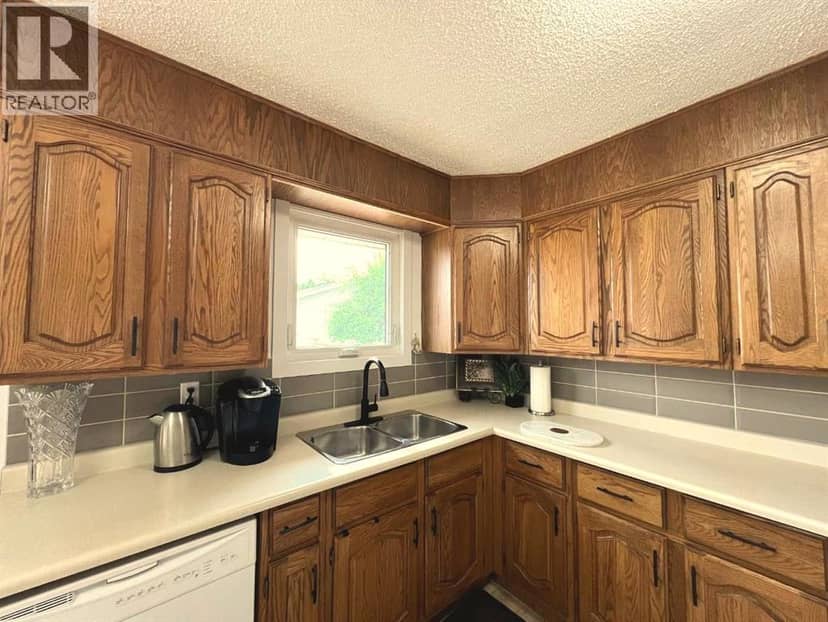 2231 20 Avenue SE, Medicine Hat, photo 6