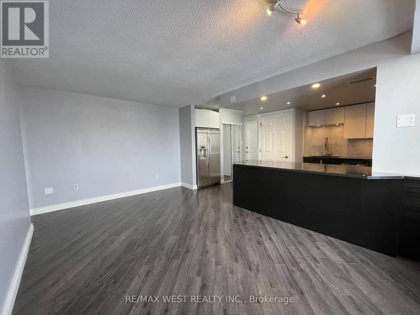 1007 - 300 Webb Drive — photo 4 of 28