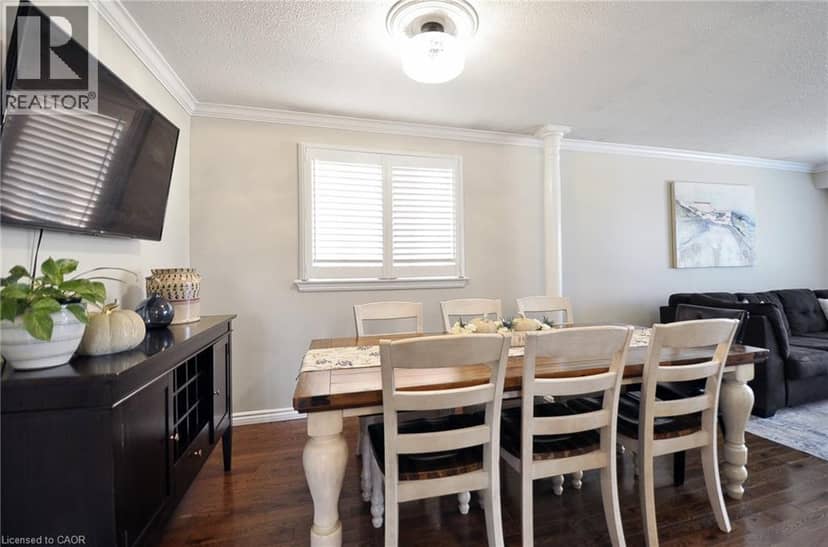 44 MERCER Road — photo 11 of 33