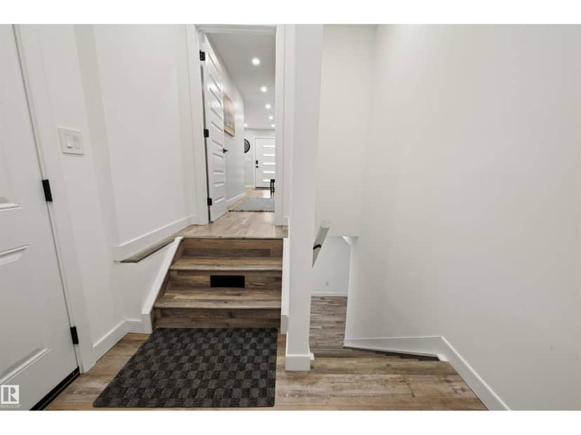 18512 90 AV NW — photo 30 of 40