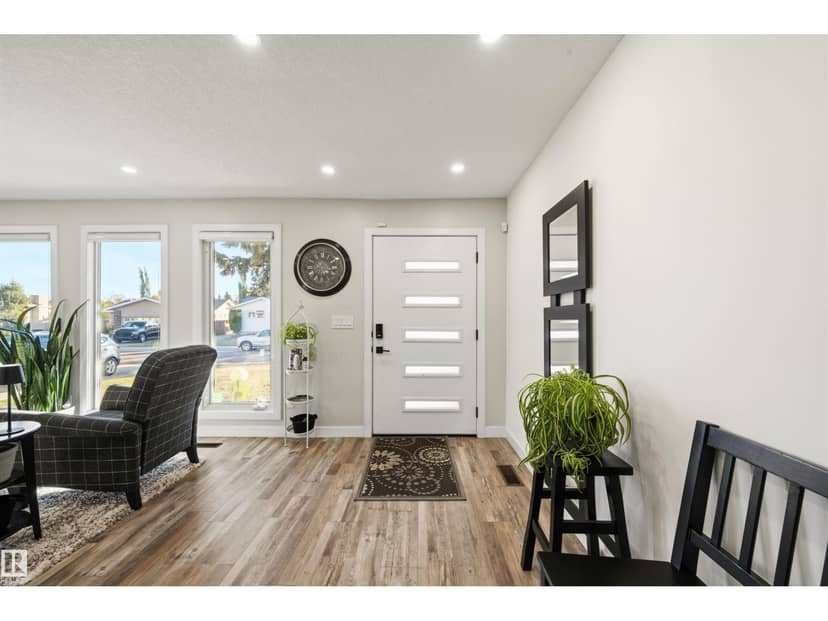 18512 90 AV NW, Edmonton, photo 2