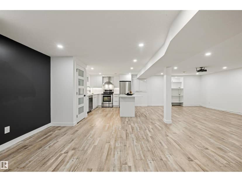 18512 90 AV NW — photo 33 of 40