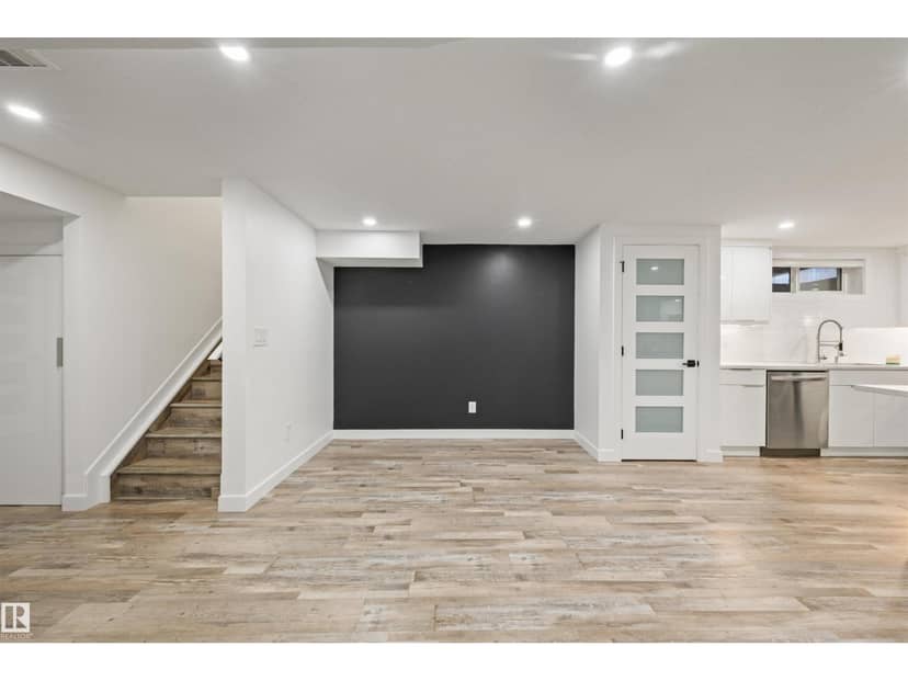 18512 90 AV NW — photo 34 of 40