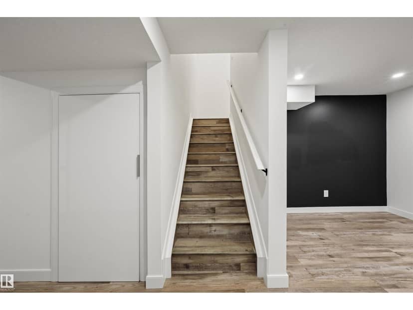 18512 90 AV NW — photo 36 of 40