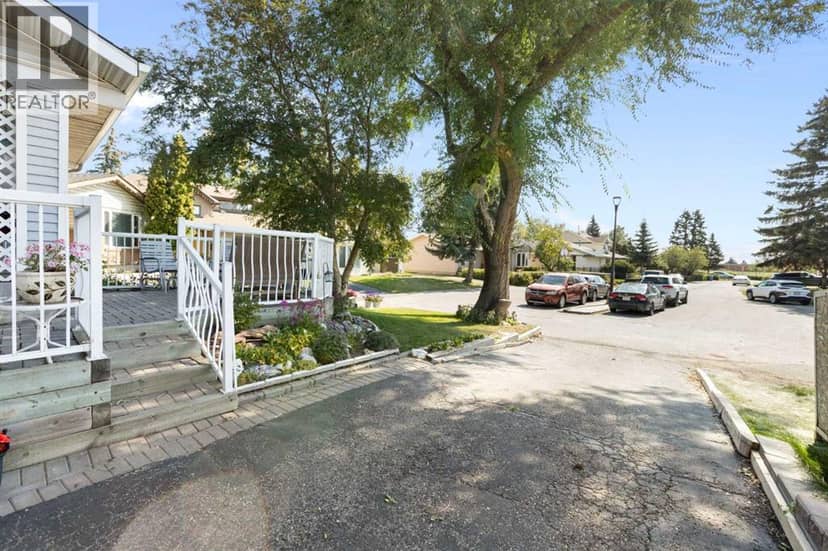 243 Radcliffe Place SE, Calgary, photo 2