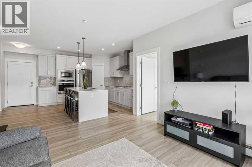 303, 35 Walgrove  SE — photo 12 of 24