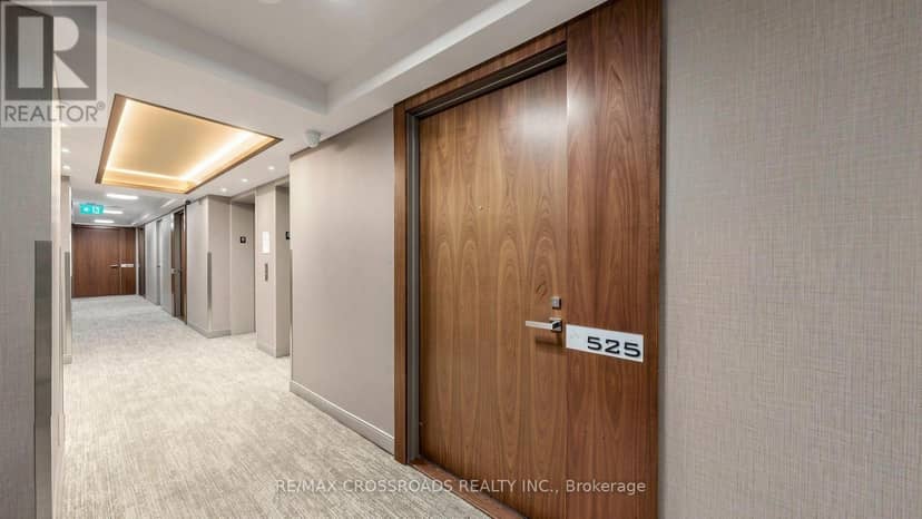 525 - 275 Village Green Square — photo 30 of 40
