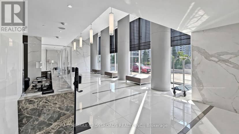 525 - 275 Village Green Square, Toronto, photo 6