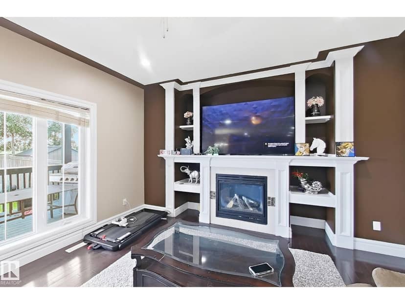 5931 12 AV SW — photo 14 of 40
