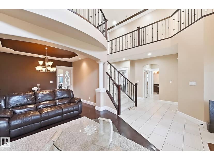 5931 12 AV SW — photo 21 of 40
