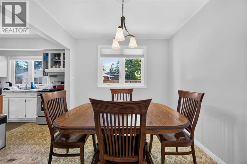 492 Parkdale Crescent, St. Clair, photo 7