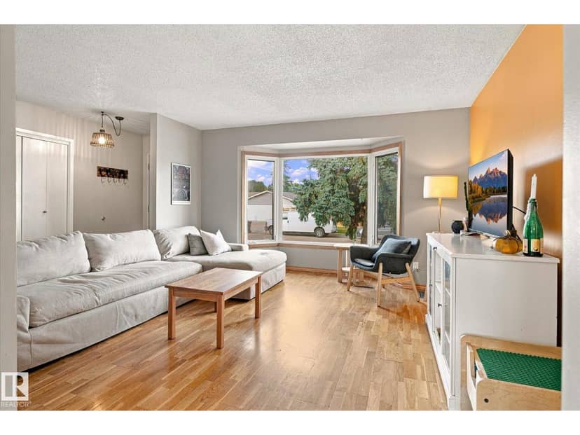 6013 34A AV NW — photo 9 of 40