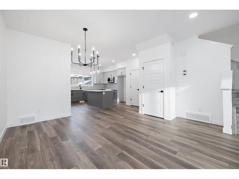 18924 28 AV NW — photo 10 of 40