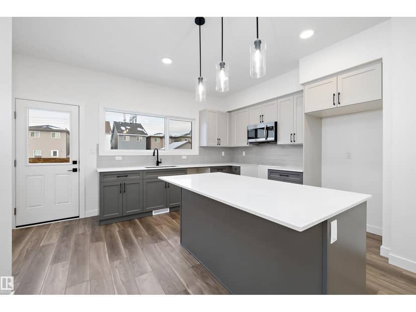 18924 28 AV NW — photo 22 of 40