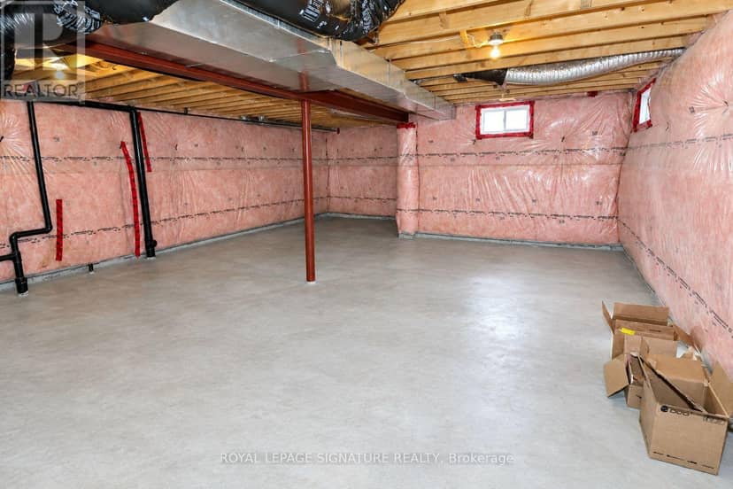 165 Wagner Crescent — photo 32 of 34