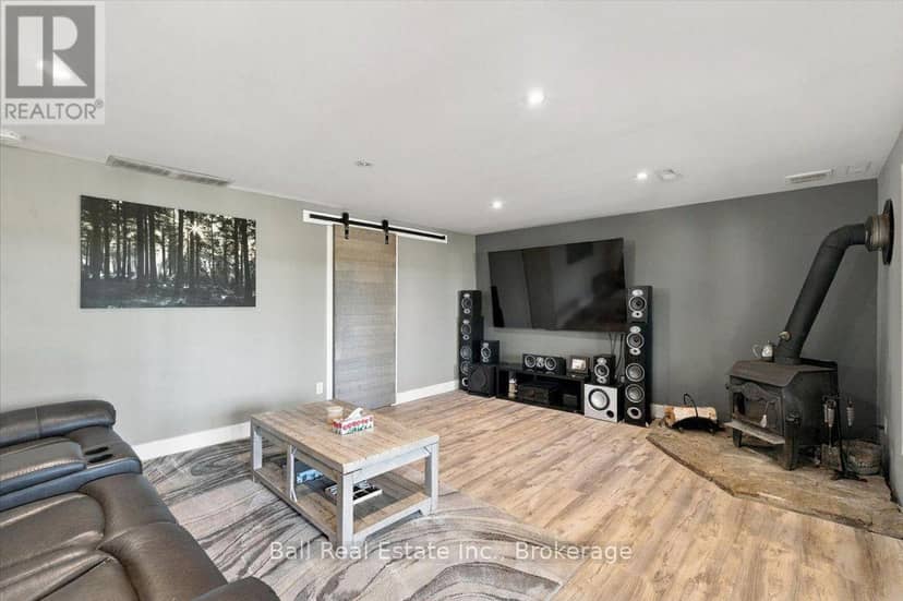 202 Edwina Drive — photo 15 of 40