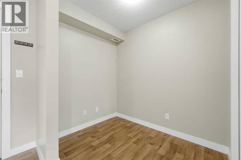 1110, 625 Glenbow Drive — photo 25 of 40