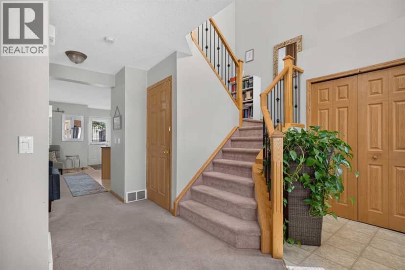 52 Citadel Forest Close NW — photo 16 of 37