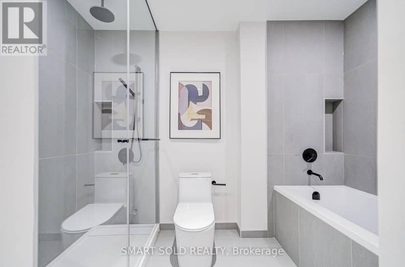 TH05 - 55 Charles Street E — photo 13 of 21